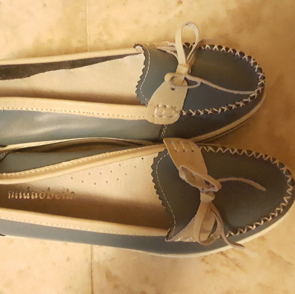 Blue Shoes - Picture 3 of 3
